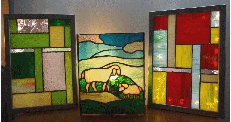 Tableau lumineux et applique en vitrail tiffany - Sud Vitrail Mosaïque