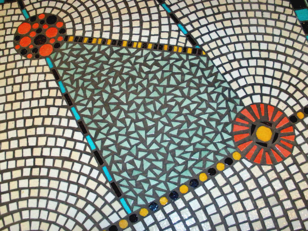 Détail mosaique d'émaux de Briare d'une table bistrot Art déco - Sud Vitrail Mosaique