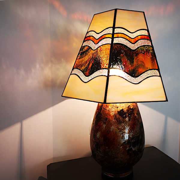 Lampe vitrail tiffany - Ambre- Sud Vitrail Mosaique