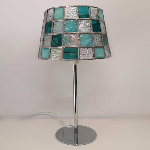 Lampe ronde en Vitrail Tiffany Vert Jade éteinte - Sud Vitrail Mosaique