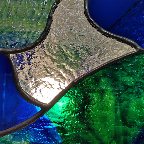 Détail de la lampe vitrail Océane - Sud Vitrail Mosaique